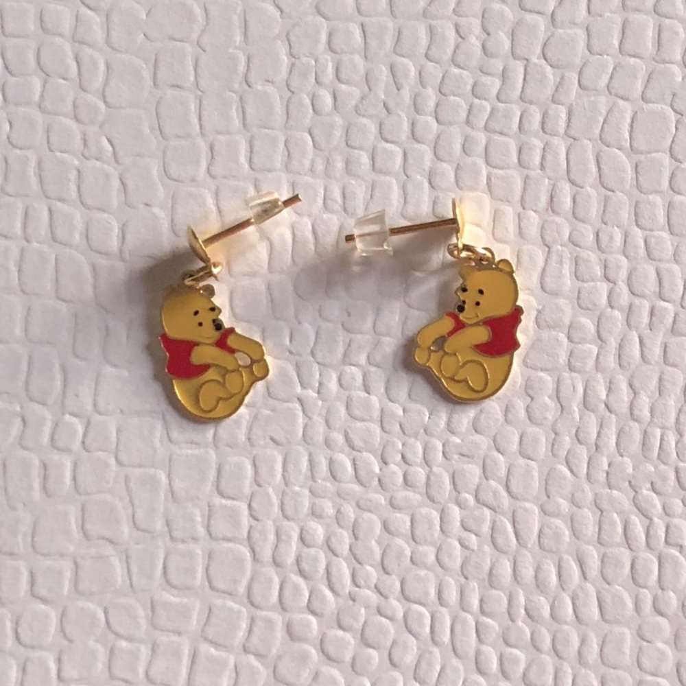 Girls Earrings gold washed.